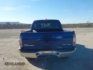 2015 Toyota Tacoma with VIN 5TFLU4EN6FX112038, listed as a IAAI auction lot 41592759 with 236,252 mi miles. Bid and sale history available at carsss.com. Image 15.