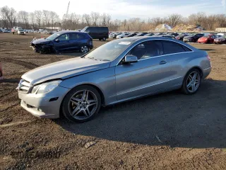 2011 Mercedes-Benz E-Class E 350 with VIN WDDKJ5GB3BF082936, listed as a Copart auction lot 42123185 with 196,361 mi miles and Salvage Title. Bid and sale history available at carsss.com. Image 1.