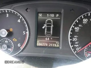 2014 Volkswagen Passat SEL Premium z VIN 1VWCN7A34EC091762, wystawiony jako IAAI lot #41769129 z przebiegiem 106 779 mil mil oraz . Historia ofert i sprzedaży dostępna na DreamBid. Obrazek 15.