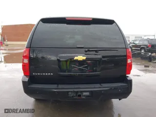 2013 Chevrolet Suburban LT with VIN 1GNSKJE71DR308480, listed as a IAAI auction lot 41695090 with 129,000 mi miles. Bid and sale history available at carsss.com. Image 16.
