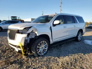 2022 Cadillac Escalade z VIN 1GYS3KKL8NR157372, wystawiony jako Copart lot #81800874 z przebiegiem 51 443 mil mil oraz Szkody całkowita. Historia ofert i sprzedaży dostępna na DreamBid. Obrazek 1.