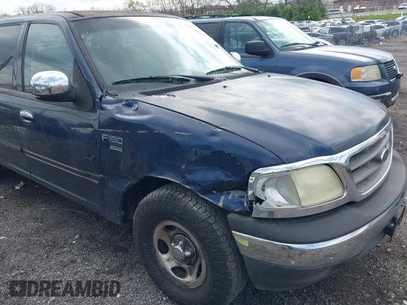 2002 Ford F-150 XLT with VIN 1FTRW07L62KD79180, listed as a IAAI auction lot 42007511 with 359,139 mi miles. Bid and sale history available at carsss.com. Image 6.