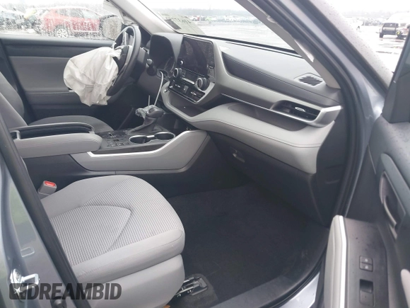 2023 Toyota Highlander L with VIN 5TDKDRAH8PS524459, listed as a IAAI auction lot 41637752 with 10,156 mi miles and . Bid and sale history available at DreamBid. Image 5.
