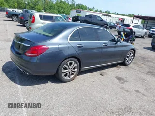 2016 Mercedes-Benz C 300 z VIN 55SWF4JB8GU116105, wystawiony jako IAAI lot #42099691 z przebiegiem 109 439 mil mil oraz . Historia ofert i sprzedaży dostępna na DreamBid. Obrazek 4.