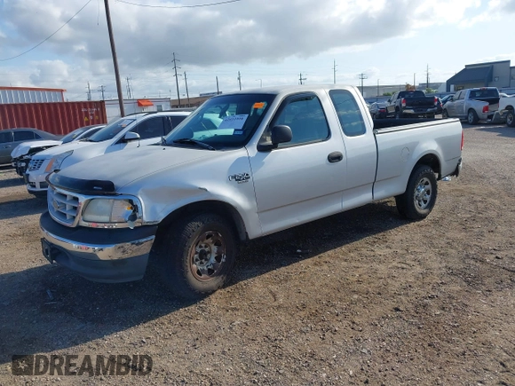 1999 Ford F-250 z VIN 2FTRX27L3XCA14587, wystawiony jako IAAI lot #42022998 z przebiegiem Nie podano mil oraz . Historia ofert i sprzedaży dostępna na DreamBid. Obrazek 17.