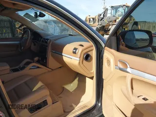 2009 Porsche Cayenne z VIN WP1AA29P19LA10382, wystawiony jako IAAI lot #41812217 z przebiegiem 139 358 mil mil oraz . Historia ofert i sprzedaży dostępna na DreamBid. Obrazek 5.