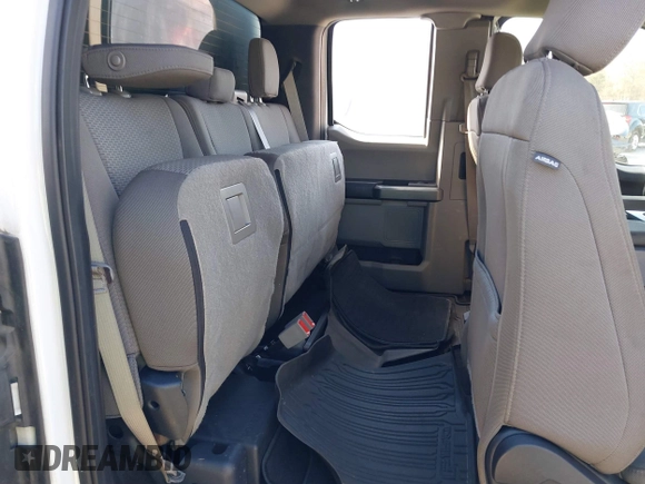 2018 Ford F-150 XL z VIN 1FTFX1C57JKF08037, wystawiony jako IAAI lot #41683537 z przebiegiem 195 633 mil mil oraz . Historia ofert i sprzedaży dostępna na DreamBid. Obrazek 8.