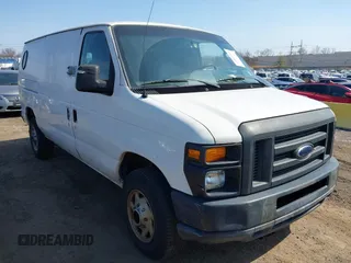 2008 Ford Econoline Cargo Commercial with VIN 1FTNE24W88DA38520, listed as a IAAI auction lot 41802780 with 248,468 mi miles. Bid and sale history available at carsss.com. Image 1.
