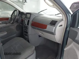 2009 Chrysler Town & Country Touring with VIN 2A8HR54119R584798, listed as a IAAI auction lot 42183484 with 174,871 mi miles and . Bid and sale history available at DreamBid. Image 5.