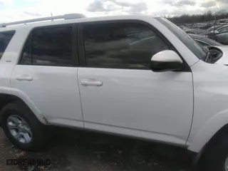2018 Toyota 4Runner SR5 with VIN JTEZU5JR3J5176336, listed as a IAAI auction lot 41719057 with 152,797 mi miles. Bid and sale history available at carsss.com. Image 13.