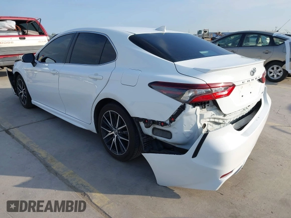 2022 Toyota Camry SE with VIN 4T1G11AK7NU640669, listed as a IAAI auction lot 41860599 with 111,515 mi miles and . Bid and sale history available at DreamBid. Image 3.