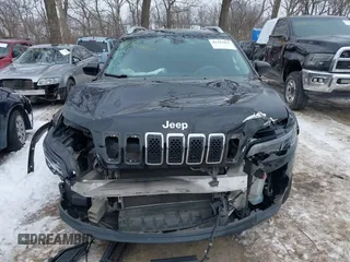 2019 Jeep Cherokee Latitude with VIN 1C4PJMCX6KD155434, listed as a IAAI auction lot 41347851 with 256,713 mi miles. Bid and sale history available at carsss.com. Image 13.