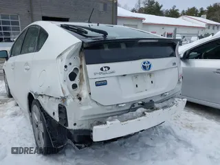 2013 Toyota Prius One with VIN JTDKN3DU0D5597099, listed as a IAAI auction lot 41600229 with 77,937 mi miles. Bid and sale history available at carsss.com. Image 6.