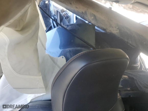 2011 Volvo XC60 3.2L with VIN YV4952DZ1B2213010, listed as a Copart auction lot 48595075 with 0 mi miles and Salvage Title. Bid and sale history available at carsss.com. Image 8.