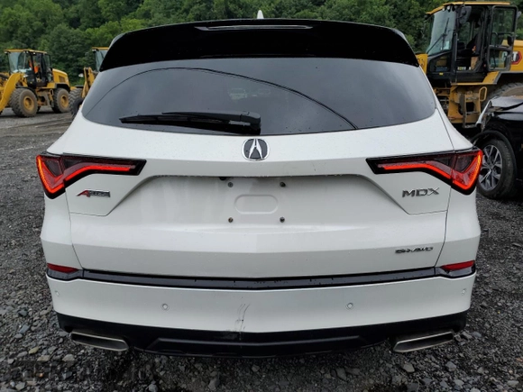 2024 Acura MDX w/A-Spec Package with VIN 5J8YE1H09RL013714, listed as a Copart auction lot 64440054 with 7,361 mi miles and Salvage Title. Bid and sale history available at carsss.com. Image 6.