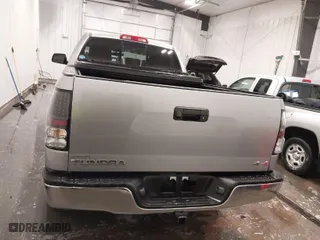 2007 Toyota Tundra SR5 with VIN 5TFBV54177X024209, listed as a IAAI auction lot 41875943 with 198,852 mi miles. Bid and sale history available at carsss.com. Image 17.