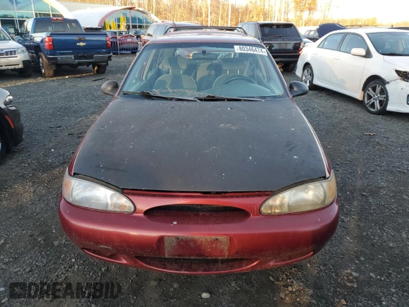 1998 Ford Escort SE z VIN 3FAFP15P4WR169521, wystawiony jako Copart lot #80346474 z przebiegiem 278 946 mil mil oraz Czysty tytuł • Clean title. Historia ofert i sprzedaży dostępna na DreamBid. Obrazek 5.
