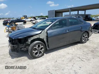 2021 Kia Forte LXS z VIN 3KPF24AD0ME311325, wystawiony jako Copart lot #58492815 z przebiegiem 81 717 mil mil oraz Nie do naprawy • Non repairable. Historia ofert i sprzedaży dostępna na DreamBid. Obrazek 1.