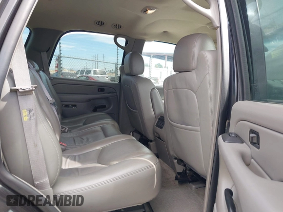 2005 Chevrolet Tahoe LS z VIN 1GNEK13T05J124225, wystawiony jako IAAI lot #41699401 z przebiegiem 253 632 mil mil oraz . Historia ofert i sprzedaży dostępna na DreamBid. Obrazek 8.