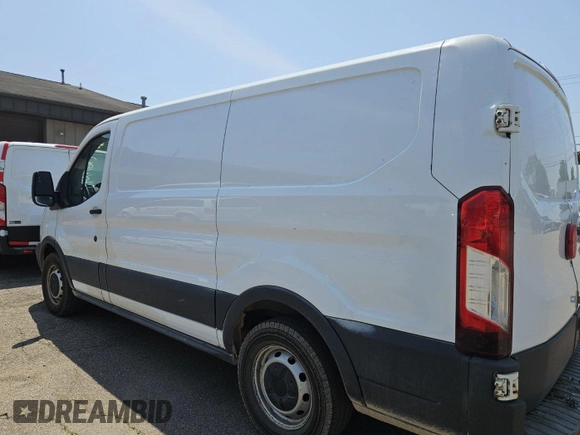 2016 Ford Transit Cargo z VIN 1FTYE1YM4GKB13059, wystawiony jako IAAI lot #42626529 z przebiegiem 260 756 mil mil oraz . Historia ofert i sprzedaży dostępna na DreamBid. Obrazek 11.