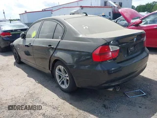 2008 BMW 3 Series 328i z VIN WBAVA37518NL48648, wystawiony jako IAAI lot #42161116 z przebiegiem 198 000 mil mil oraz . Historia ofert i sprzedaży dostępna na DreamBid. Obrazek 3.