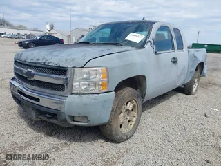 2011 Chevrolet Silverado 1500 LT with VIN 1GCRKSE30BZ409985, listed as a IAAI auction lot 41901737 with 170,349 mi miles. Bid and sale history available at carsss.com. Image 21.