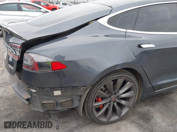2016 Tesla Model S 90D с VIN 5YJSA1E45GF143853, выставлен на аукционе IAAI как лот 42097333 с пробегом 86 672 миль миль и . История ставок и продаж доступна на DreamBid. Изображение 22.