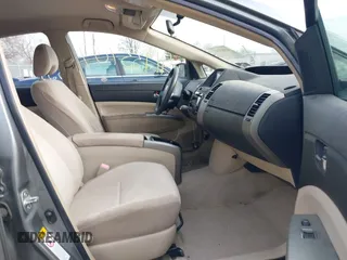 2004 Toyota Prius with VIN JTDKB20U940108513, listed as a IAAI auction lot 41933707 with 216,364 mi miles. Bid and sale history available at carsss.com. Image 5.