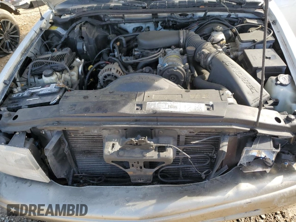 2000 GMC Jimmy Diamond Edition Luxury with VIN 1GKDT13W0Y2131772, listed as a Copart auction lot 50996535 with 256,958 mi miles and Salvage Title. Bid and sale history available at carsss.com. Image 11.