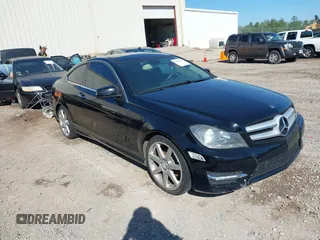 2013 Mercedes-Benz C-Class C 250 with VIN WDDGJ4HB9DF970401, listed as a IAAI auction lot 41981575 with 152,080 mi miles. Bid and sale history available at carsss.com. Image 1.