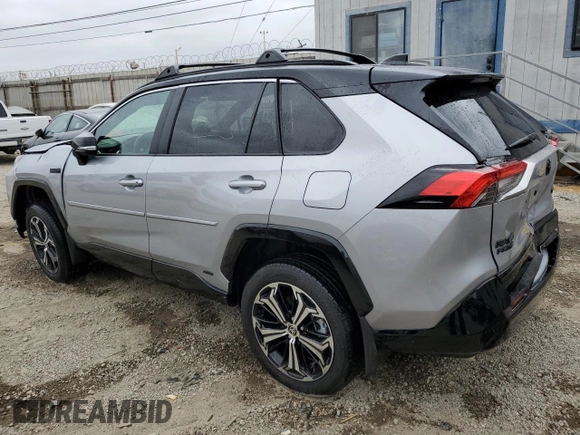 2024 Toyota RAV4 XSE with VIN JTMEB3FV2RD208004, listed as a Copart auction lot 61501635 with 8,392 mi miles and Salvage title. Bid and sale history available at DreamBid. Image 2.