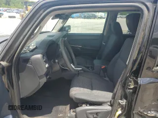 2008 Jeep Commander Sport z VIN 1J8HH48K58C126172, wystawiony jako Copart lot #61961285 z przebiegiem 235 022 mil mil oraz Szkoda całkowita • Salvage title. Historia ofert i sprzedaży dostępna na DreamBid. Obrazek 7.
