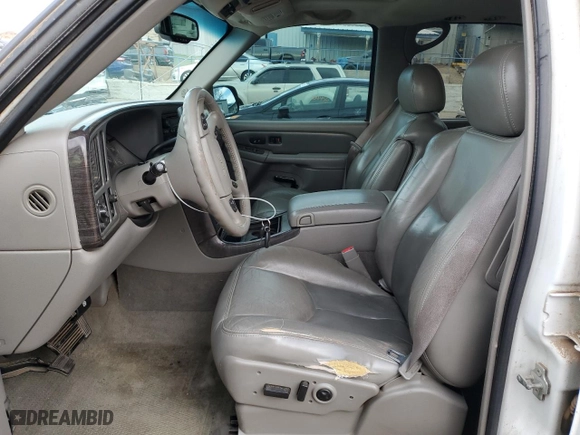 2004 GMC Yukon Denali with VIN 1GKEK63U84J270731, listed as a Copart auction lot 49094635 with 184,529 mi miles and Salvage Title. Bid and sale history available at carsss.com. Image 7.