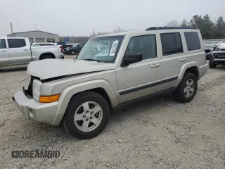 2008 Jeep Commander Sport with VIN 1J8HH48K98C153360, listed as a Copart auction lot 43622395 with 208,773 mi miles and Salvage Title. Bid and sale history available at carsss.com. Image 1.