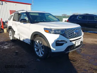 2022 Ford Explorer Platinum with VIN 1FM5K8HC8NGA33268, listed as a IAAI auction lot 41456814 with 47,700 mi miles. Bid and sale history available at carsss.com. Image 1.