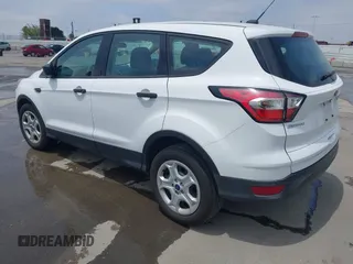2017 Ford Escape S z VIN 1FMCU0F72HUE74070, wystawiony jako IAAI lot #42462043 z przebiegiem 73 682 mil mil oraz . Historia ofert i sprzedaży dostępna na DreamBid. Obrazek 3.
