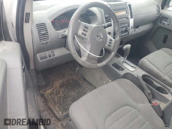 2014 Nissan Frontier S z VIN 1N6BD0CT5EN767305, wystawiony jako Copart lot #58422855 z przebiegiem 141 378 mil mil oraz Czysty tytuł • Clean title. Historia ofert i sprzedaży dostępna na DreamBid. Obrazek 8.