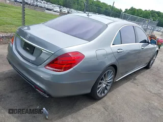 2015 Mercedes-Benz S 550 z VIN WDDUG8CB4FA169679, wystawiony jako IAAI lot #42098297 z przebiegiem 107 547 mil mil oraz . Historia ofert i sprzedaży dostępna na DreamBid. Obrazek 4.