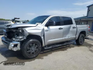 2015 Toyota Tundra SR5 z VIN 5TFEY5F15FX181365, wystawiony jako Copart lot #53431345 z przebiegiem 220 029 mil mil oraz Szkoda całkowita • Salvage title. Historia ofert i sprzedaży dostępna na DreamBid. Obrazek 1.