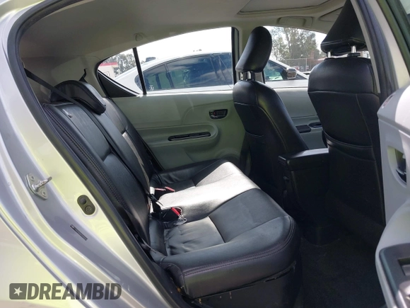 2013 Toyota Prius One z VIN JTDKDTB34D1049949, wystawiony jako IAAI lot #42246438 z przebiegiem 68 203 mil mil oraz . Historia ofert i sprzedaży dostępna na DreamBid. Obrazek 8.