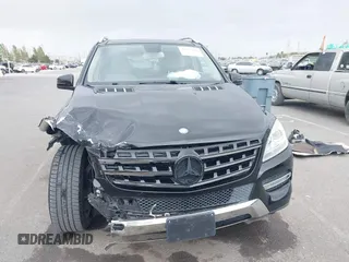 2013 Mercedes-Benz M 350 with VIN 4JGDA5JB6DA160049, listed as a IAAI auction lot 42137116 with 100,033 mi miles and . Bid and sale history available at DreamBid. Image 13.