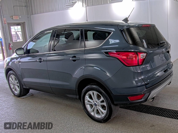 2019 Ford Escape SE z VIN 1FMCU9GD9KUA54757, wystawiony jako IAAI lot #42516631 z przebiegiem 87 040 mil mil oraz . Historia ofert i sprzedaży dostępna na DreamBid. Obrazek 33.