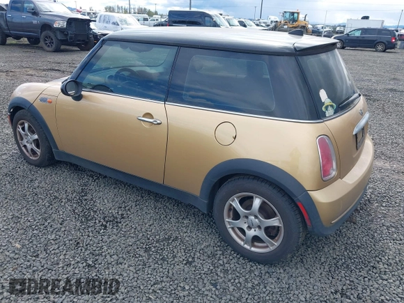 2005 MINI Hardtop with VIN WMWRC33555TK61361, listed as a IAAI auction lot 41940037 with 145,028 mi miles and . Bid and sale history available at DreamBid. Image 3.