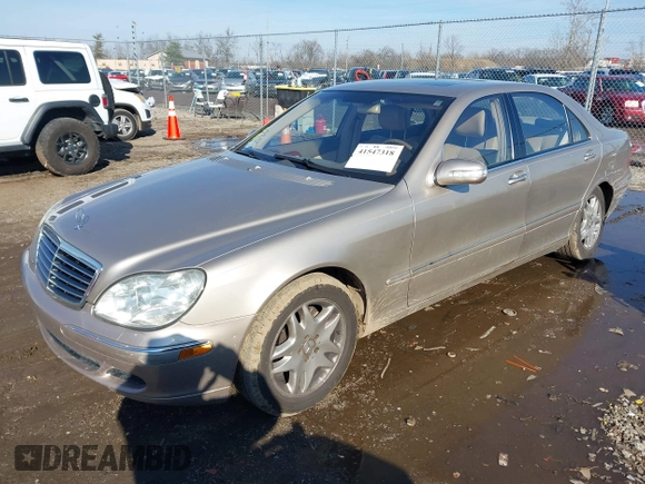 2003 Mercedes-Benz S-Class 4.3L with VIN WDBNG70J73A381880, listed as a IAAI auction lot 41547318 with 136,606 mi miles. Bid and sale history available at carsss.com. Image 17.