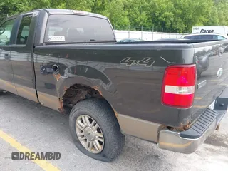2006 Ford F-150 XLT z VIN 1FTPX145X6NA17017, wystawiony jako IAAI lot #42412659 z przebiegiem 218 939 mil mil oraz . Historia ofert i sprzedaży dostępna na DreamBid. Obrazek 6.