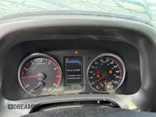 2017 Toyota RAV4 SE z VIN 2T3JFREVXHW628554, wystawiony jako Copart lot #61222355 z przebiegiem 162 218 mil mil oraz Szkoda całkowita • Salvage title. Historia ofert i sprzedaży dostępna na DreamBid. Obrazek 9.