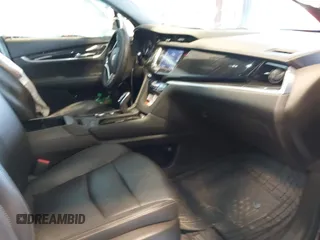 2022 Cadillac XT6 Premium Luxury z VIN 1GYKPDRS0NZ131233, wystawiony jako IAAI lot #41600244 z przebiegiem 112 258 mil mil oraz . Historia ofert i sprzedaży dostępna na DreamBid. Obrazek 5.