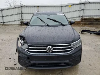 2023 Volkswagen Tiguan SE z VIN 3VVNB7AX0PM100371, wystawiony jako Copart lot #51858375 z przebiegiem 46 940 mil mil oraz Szkoda całkowita • Salvage title. Historia ofert i sprzedaży dostępna na DreamBid. Obrazek 5.