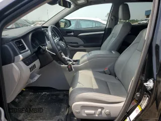 2017 Toyota Highlander XLE with VIN 5TDJZRFH5HS378559, listed as a Copart auction lot 60284395 with 121,915 mi miles and Clean title. Bid and sale history available at DreamBid. Image 7.