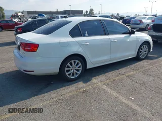 2015 Volkswagen Jetta SE with VIN 3VWD17AJ5FM258354, listed as a IAAI auction lot 42709041 with 191,338 mi miles and . Bid and sale history available at DreamBid. Image 4.